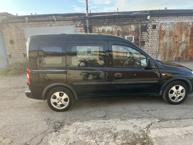 Чорний Опель Комбо вант.-пас., об'ємом двигуна 1.6 л та пробігом 250 тис. км за 5000 $, фото 4 на Automoto.ua