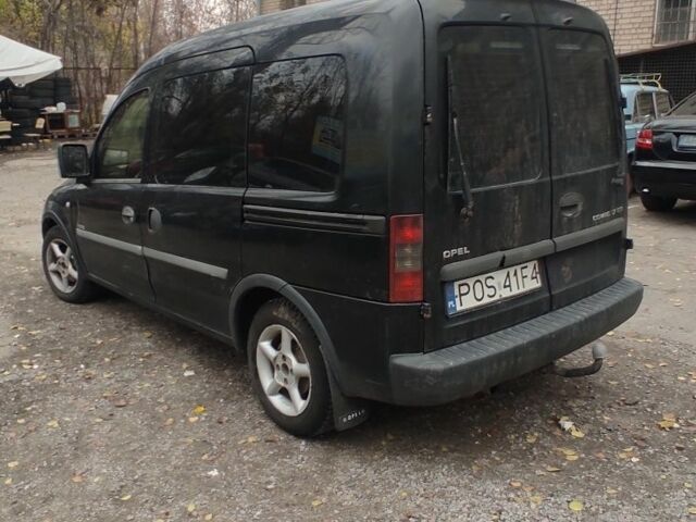 Черный Опель Комбо груз.-пасс., объемом двигателя 1.7 л и пробегом 170 тыс. км за 4000 $, фото 3 на Automoto.ua