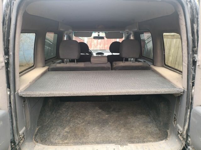 Черный Опель Комбо груз.-пасс., объемом двигателя 1.7 л и пробегом 280 тыс. км за 2800 $, фото 4 на Automoto.ua