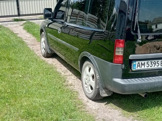 Черный Опель Комбо груз.-пасс., объемом двигателя 1.7 л и пробегом 368 тыс. км за 3500 $, фото 5 на Automoto.ua