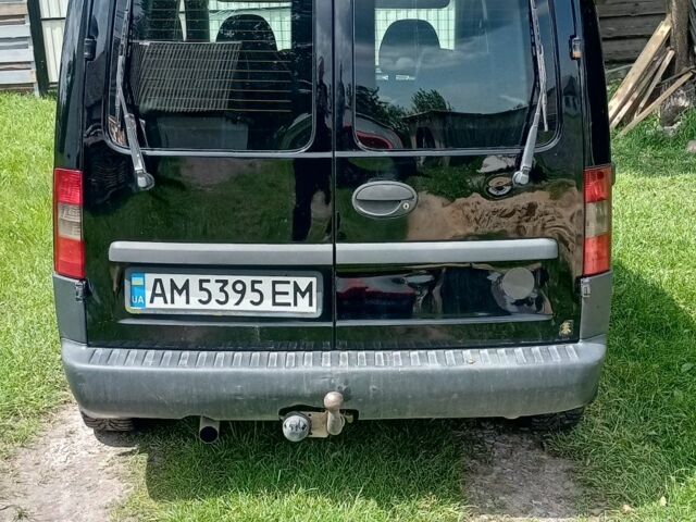 Черный Опель Комбо груз.-пасс., объемом двигателя 1.7 л и пробегом 368 тыс. км за 3500 $, фото 4 на Automoto.ua