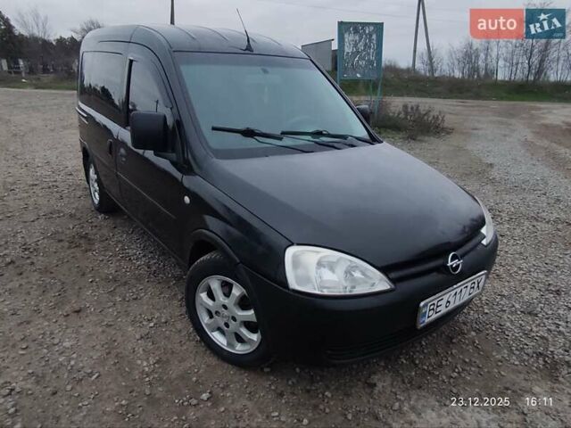 Черный Опель Комбо груз.-пасс., объемом двигателя 1.3 л и пробегом 260 тыс. км за 4000 $, фото 13 на Automoto.ua