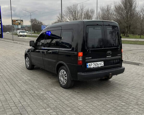 Черный Опель Комбо груз.-пасс., объемом двигателя 1.6 л и пробегом 250 тыс. км за 4500 $, фото 6 на Automoto.ua