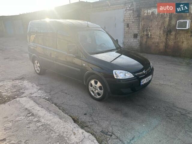 Черный Опель Комбо груз.-пасс., объемом двигателя 1.6 л и пробегом 250 тыс. км за 5000 $, фото 5 на Automoto.ua