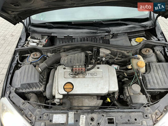 Чорний Опель Комбо вант.-пас., об'ємом двигуна 1.6 л та пробігом 250 тис. км за 4500 $, фото 16 на Automoto.ua