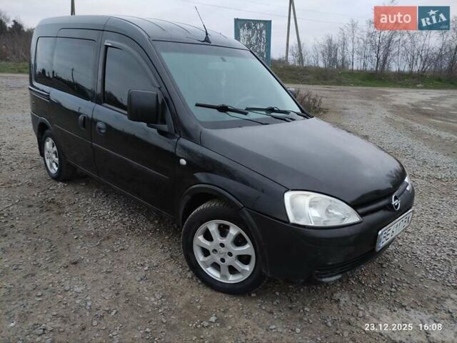 Черный Опель Комбо груз.-пасс., объемом двигателя 1.3 л и пробегом 260 тыс. км за 4000 $, фото 1 на Automoto.ua