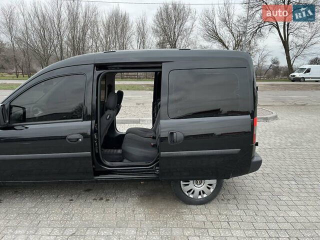 Черный Опель Комбо груз.-пасс., объемом двигателя 1.6 л и пробегом 250 тыс. км за 4500 $, фото 11 на Automoto.ua