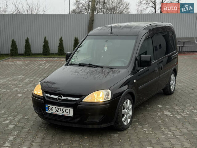 Черный Опель Комбо груз.-пасс., объемом двигателя 1.7 л и пробегом 219 тыс. км за 4999 $, фото 5 на Automoto.ua
