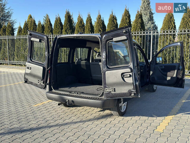 Чорний Опель Комбо вант.-пас., об'ємом двигуна 1.3 л та пробігом 230 тис. км за 4300 $, фото 19 на Automoto.ua