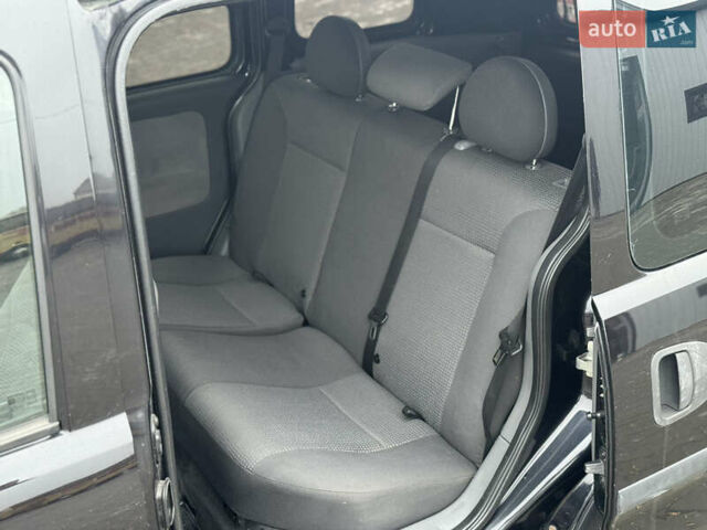 Черный Опель Комбо груз.-пасс., объемом двигателя 1.7 л и пробегом 219 тыс. км за 4999 $, фото 11 на Automoto.ua