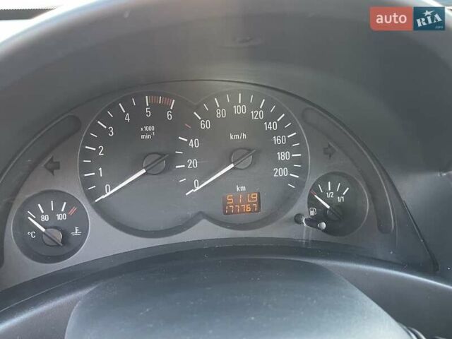 Черный Опель Комбо груз.-пасс., объемом двигателя 1.3 л и пробегом 177 тыс. км за 5600 $, фото 5 на Automoto.ua