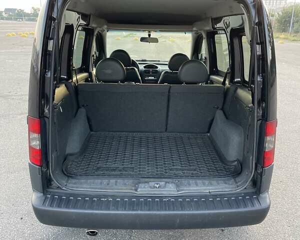 Черный Опель Комбо груз.-пасс., объемом двигателя 1.3 л и пробегом 177 тыс. км за 5600 $, фото 8 на Automoto.ua