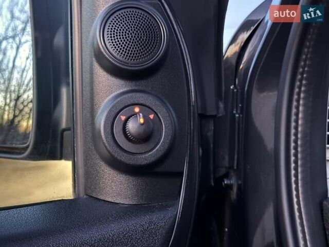 Чорний Опель Комбо вант.-пас., об'ємом двигуна 1.96 л та пробігом 179 тис. км за 9550 $, фото 35 на Automoto.ua