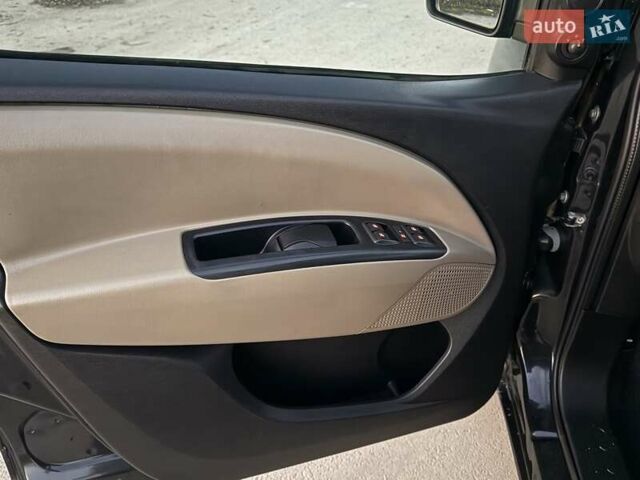 Чорний Опель Комбо вант.-пас., об'ємом двигуна 1.96 л та пробігом 179 тис. км за 9550 $, фото 33 на Automoto.ua