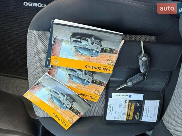 Чорний Опель Комбо вант.-пас., об'ємом двигуна 2 л та пробігом 179 тис. км за 9650 $, фото 68 на Automoto.ua