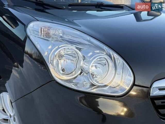 Чорний Опель Комбо вант.-пас., об'ємом двигуна 2 л та пробігом 179 тис. км за 9650 $, фото 4 на Automoto.ua