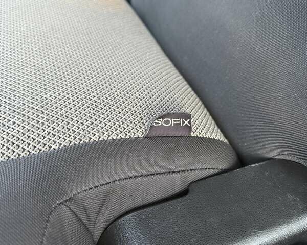 Чорний Опель Комбо вант.-пас., об'ємом двигуна 2 л та пробігом 179 тис. км за 9650 $, фото 32 на Automoto.ua