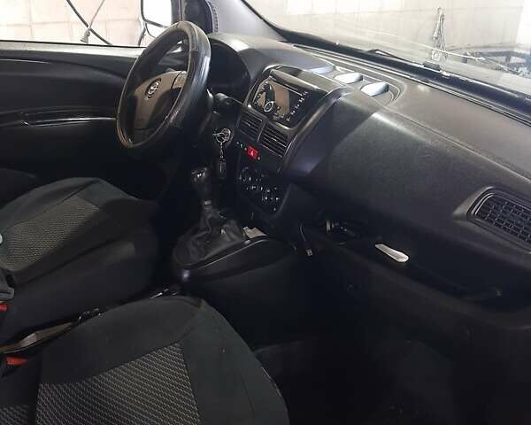 Черный Опель Комбо груз.-пасс., объемом двигателя 1.25 л и пробегом 316 тыс. км за 5000 $, фото 9 на Automoto.ua