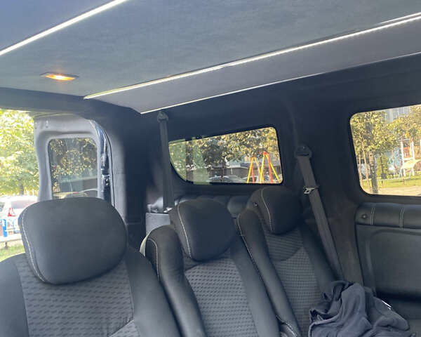 Черный Опель Комбо груз.-пасс., объемом двигателя 1.6 л и пробегом 288 тыс. км за 9499 $, фото 12 на Automoto.ua