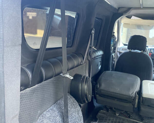 Черный Опель Комбо груз.-пасс., объемом двигателя 1.6 л и пробегом 288 тыс. км за 9499 $, фото 15 на Automoto.ua