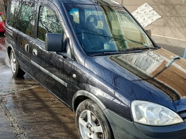 Чорний Опель Комбо вант.-пас., об'ємом двигуна 1.2 л та пробігом 430 тис. км за 3780 $, фото 1 на Automoto.ua