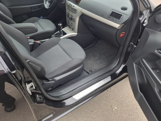 Чорний Опель Комбо вант.-пас., об'ємом двигуна 1 л та пробігом 270 тис. км за 5620 $, фото 6 на Automoto.ua