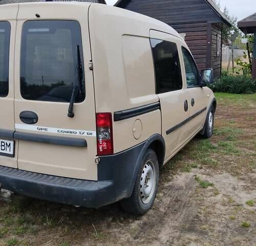 Коричневий Опель Комбо вант.-пас., об'ємом двигуна 1.69 л та пробігом 345 тис. км за 3250 $, фото 1 на Automoto.ua