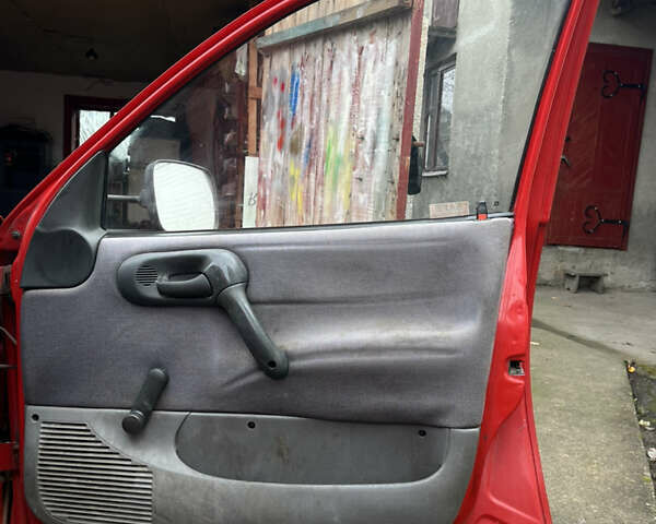 Красный Опель Комбо груз.-пасс., объемом двигателя 1.4 л и пробегом 438 тыс. км за 2000 $, фото 17 на Automoto.ua