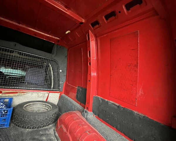 Красный Опель Комбо груз.-пасс., объемом двигателя 1.4 л и пробегом 438 тыс. км за 2000 $, фото 40 на Automoto.ua