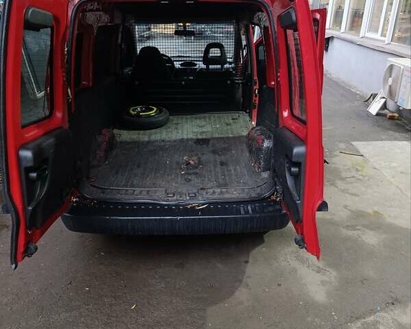 Красный Опель Комбо груз.-пасс., объемом двигателя 1.4 л и пробегом 220 тыс. км за 4200 $, фото 1 на Automoto.ua