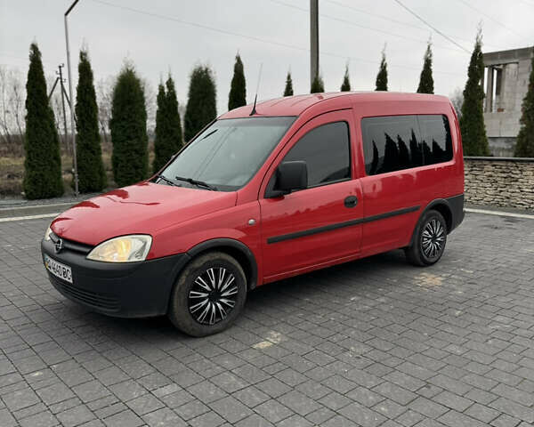 Червоний Опель Комбо вант.-пас., об'ємом двигуна 1.7 л та пробігом 280 тис. км за 4500 $, фото 2 на Automoto.ua
