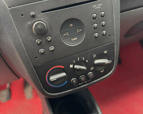 Червоний Опель Комбо вант.-пас., об'ємом двигуна 1.7 л та пробігом 280 тис. км за 4500 $, фото 11 на Automoto.ua