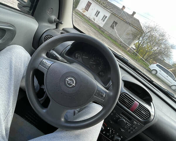 Опель Комбо вант.-пас. 2005 у Остоге на Automoto.ua Червоний Опель Комбо вант.-пас., об'ємом двигуна 1.3 л та пробігом 280 тис. км за 3000 $, фото 12 на Automoto.ua