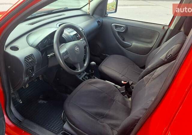 Красный Опель Комбо груз.-пасс., объемом двигателя 1.3 л и пробегом 246 тыс. км за 3699 $, фото 4 на Automoto.ua