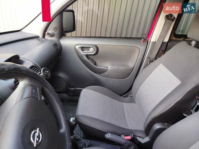 Червоний Опель Комбо вант.-пас., об'ємом двигуна 1.3 л та пробігом 311 тис. км за 4550 $, фото 5 на Automoto.ua