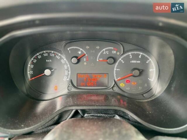 Красный Опель Комбо груз.-пасс., объемом двигателя 1.6 л и пробегом 215 тыс. км за 12890 $, фото 17 на Automoto.ua