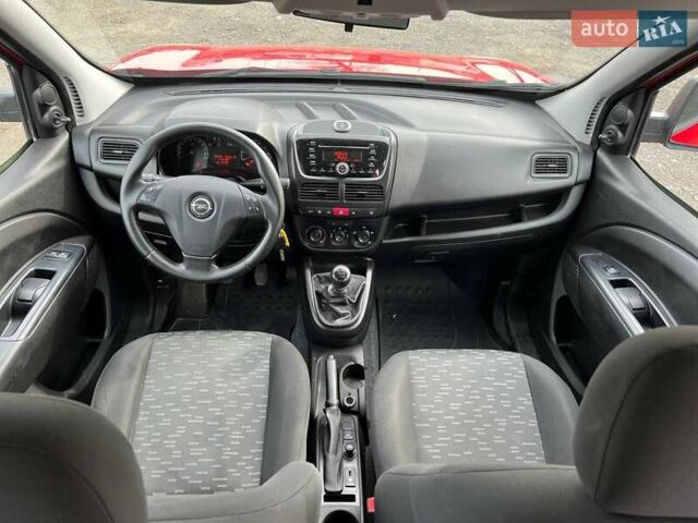 Красный Опель Комбо груз.-пасс., объемом двигателя 1.6 л и пробегом 215 тыс. км за 12890 $, фото 9 на Automoto.ua