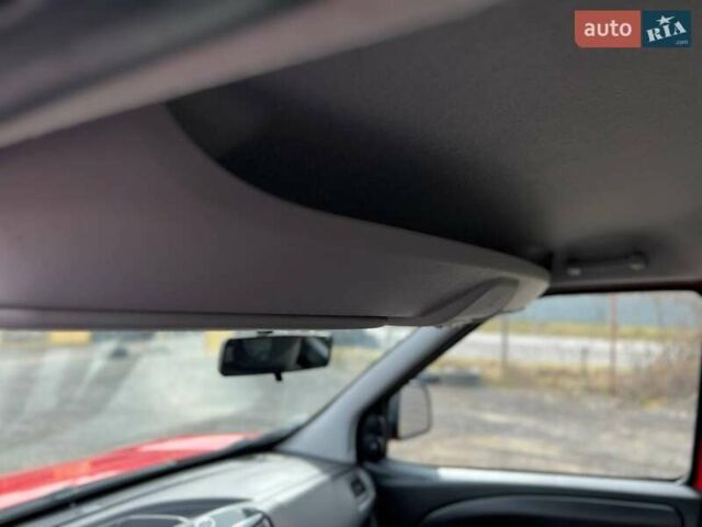 Красный Опель Комбо груз.-пасс., объемом двигателя 1.6 л и пробегом 215 тыс. км за 12890 $, фото 14 на Automoto.ua