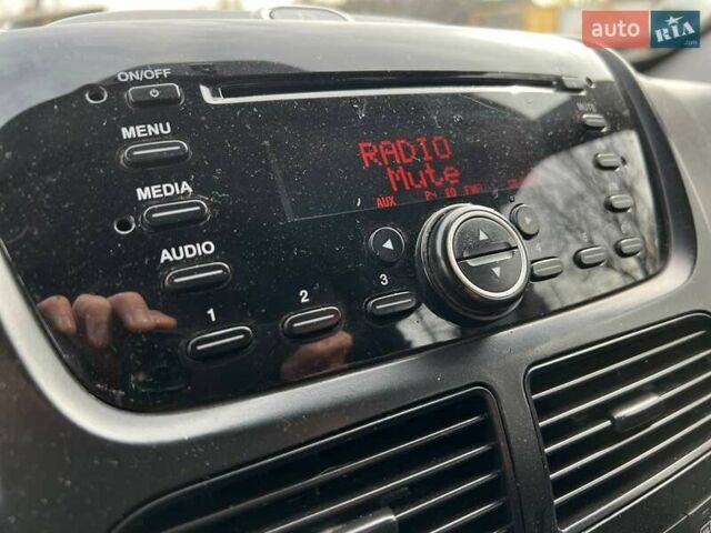 Красный Опель Комбо груз.-пасс., объемом двигателя 1.6 л и пробегом 215 тыс. км за 12890 $, фото 13 на Automoto.ua