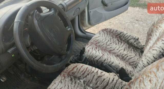 Опель Комбо груз.-пасс., объемом двигателя 1.7 л и пробегом 200 тыс. км за 800 $, фото 27 на Automoto.ua