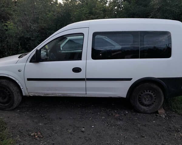 Опель Комбо груз.-пасс., объемом двигателя 1.25 л и пробегом 272 тыс. км за 4000 $, фото 2 на Automoto.ua