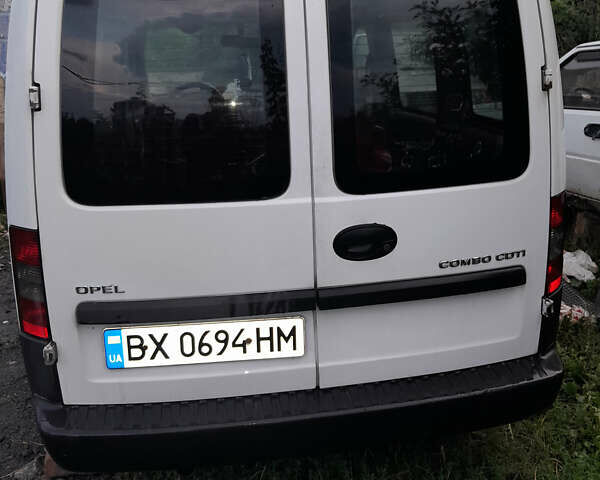 Опель Комбо груз.-пасс., объемом двигателя 1.25 л и пробегом 272 тыс. км за 4000 $, фото 1 на Automoto.ua