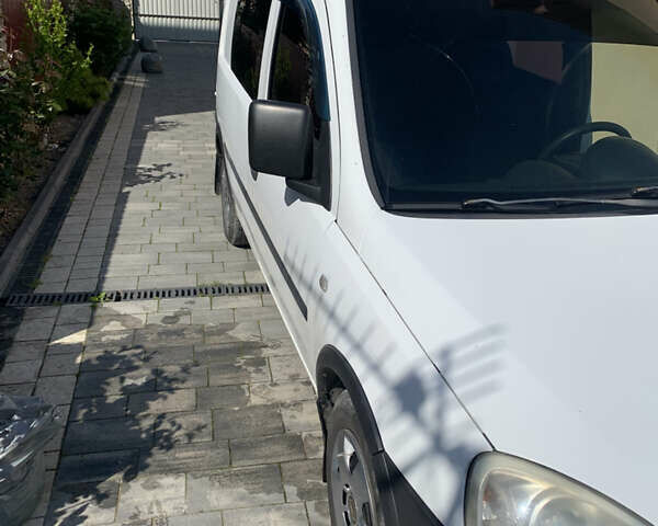 Опель Комбо вант.-пас., об'ємом двигуна 1.3 л та пробігом 400 тис. км за 4500 $, фото 8 на Automoto.ua