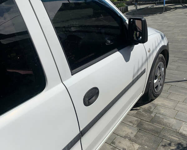 Опель Комбо вант.-пас., об'ємом двигуна 1.3 л та пробігом 400 тис. км за 4500 $, фото 7 на Automoto.ua