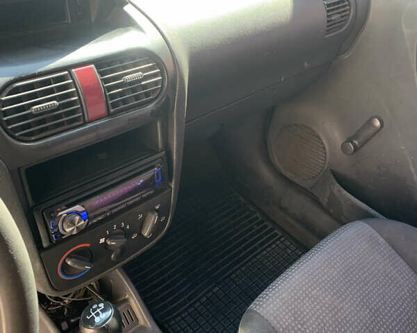 Опель Комбо вант.-пас., об'ємом двигуна 1.3 л та пробігом 400 тис. км за 4500 $, фото 5 на Automoto.ua