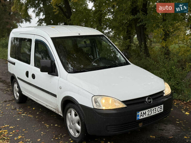 Опель Комбо вант.-пас., об'ємом двигуна 1.2 л та пробігом 220 тис. км за 2850 $, фото 2 на Automoto.ua