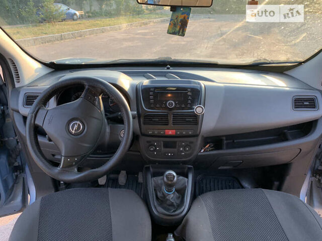 Опель Комбо вант.-пас. 2012 у Житомирі на Automoto.ua Опель Комбо вант.-пас., об'ємом двигуна 1.4 л та пробігом 180 тис. км за 6200 $, фото 3 на Automoto.ua