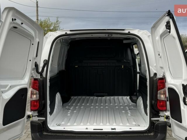 Опель Комбо груз.-пасс., объемом двигателя 1.5 л и пробегом 0 тыс. км за 24448 $, фото 11 на Automoto.ua