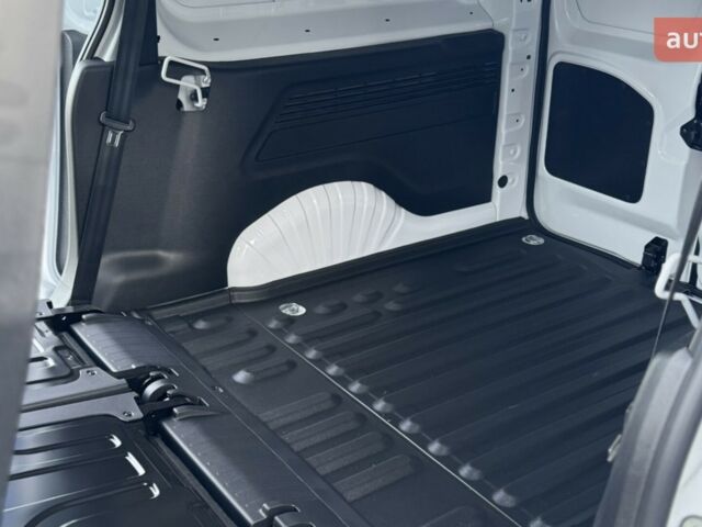 Опель Комбо груз.-пасс., объемом двигателя 1.5 л и пробегом 0 тыс. км за 25929 $, фото 7 на Automoto.ua