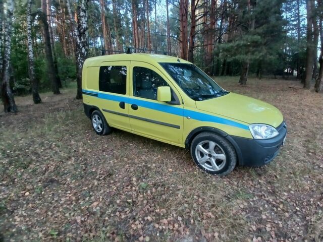 Жовтий Опель Комбо вант.-пас., об'ємом двигуна 0 л та пробігом 303 тис. км за 2550 $, фото 5 на Automoto.ua